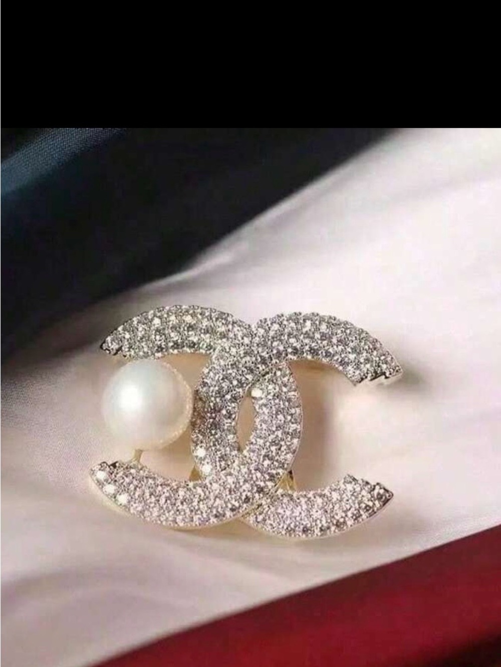 NIP Double C Pearl brooch. 🤍🩶